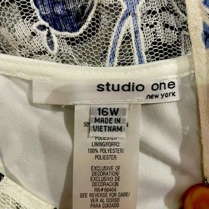 Women knee height dress